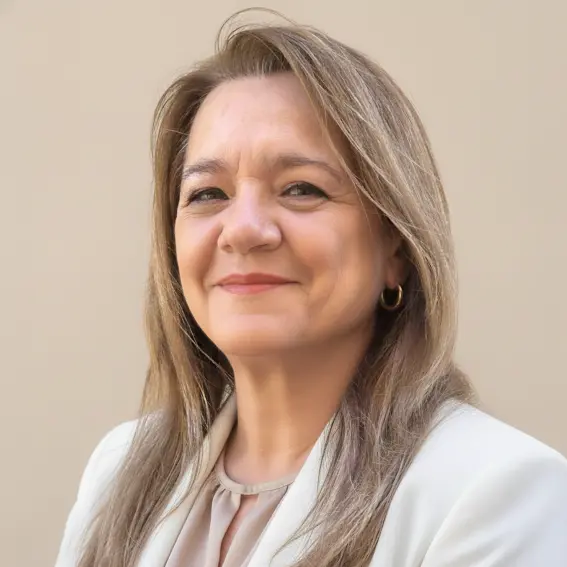 CARMEN PÉREZ, fotografía de la fundadora de Mindful Eating Bienestar, e instructora de mindfulness y mindful eating.